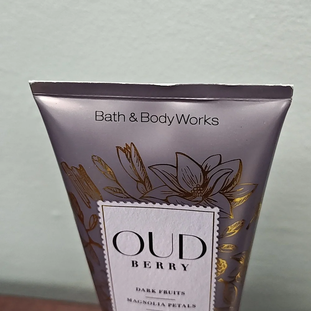 Bath & Body Works oud berry